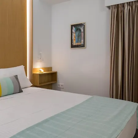 Chroma Lodge Rafina Exterior photo