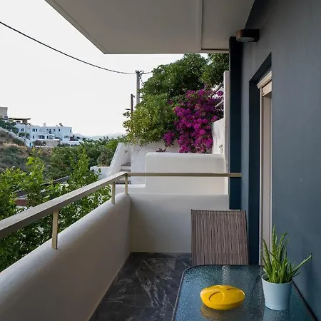 Chroma Lodge Rafina Exterior photo