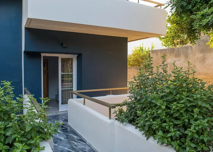 Chroma Lodge Rafina
